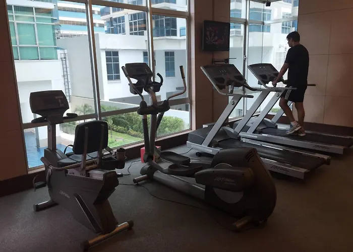 Elegant 2br In Upscale Bgc Fast Wifi Manila