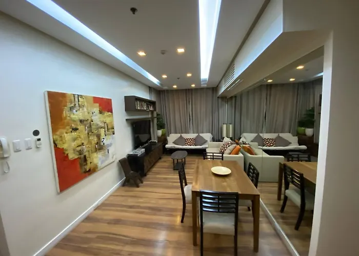 Elegant 2br In Upscale Bgc Fast Wifi Apartment