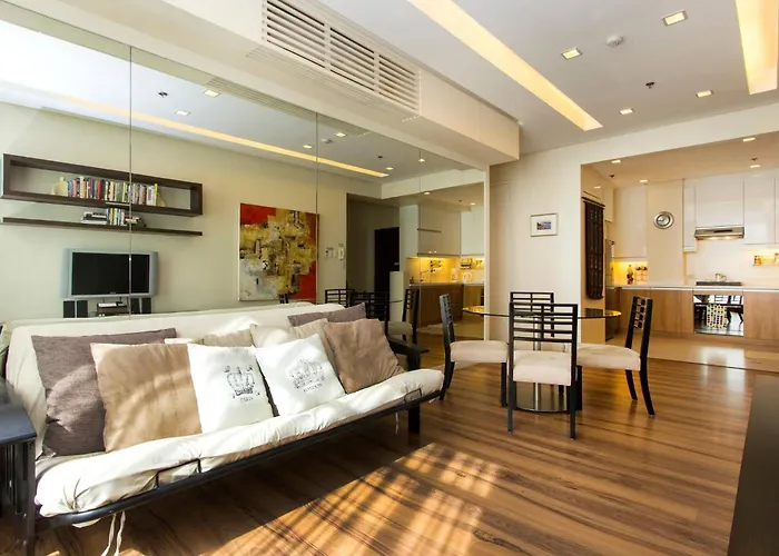 Elegant 2br In Upscale Bgc Fast Wifi Apartment